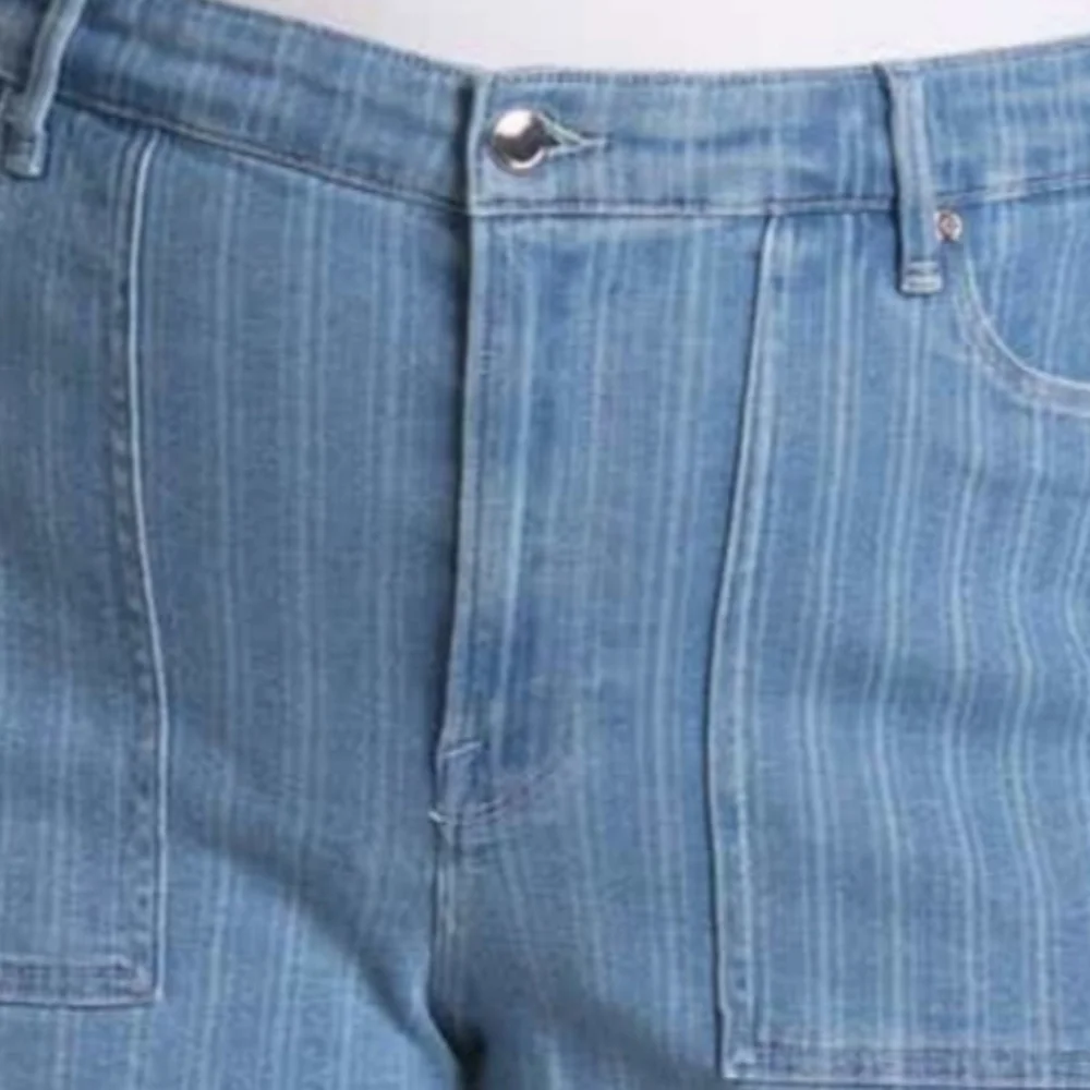 ⚜️Good American Blue Jean Shorts with Frayed Hem